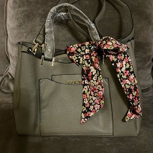 Steve Madden Olive Bparker NWT